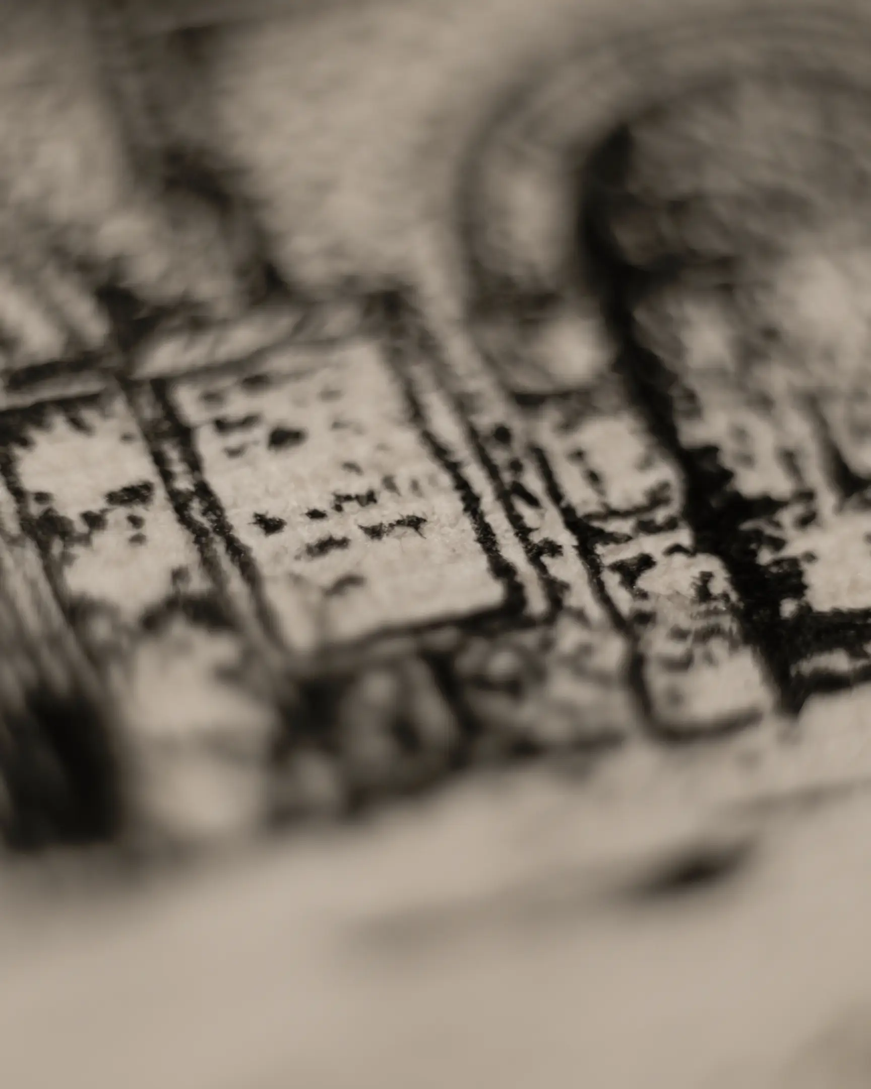 It is amazing how the artist manages to embody grand impressions in details that seem impossible for such a scale. Every dot is a letter, and every line is a word in a long narrative, where personal meanings are transformed into a tangible graphic image.